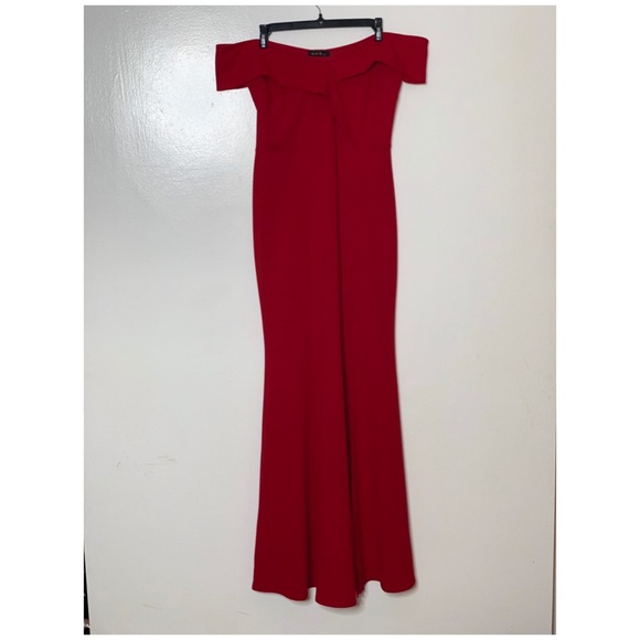 Off the shoulder red long dress - Picture 3 of 3